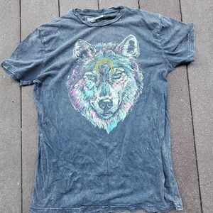 Graphic Wolf Tee in Washed Black